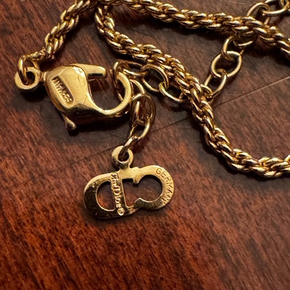 Christian Dior Vintage Pendant Necklace with the Original Box!!!!!!!! - Picture 7 of 10